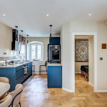 Porta Stella 2-bedroom Luxury Apartman Split